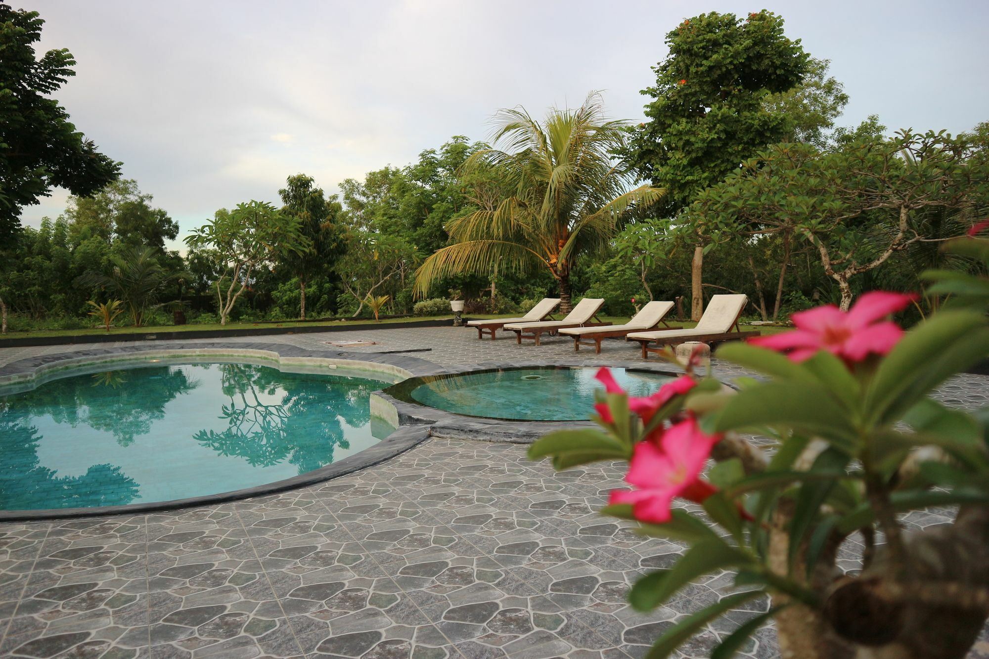 Bhujangga'S Village Near Pantai Uluwatu Redpartner Екстериор снимка